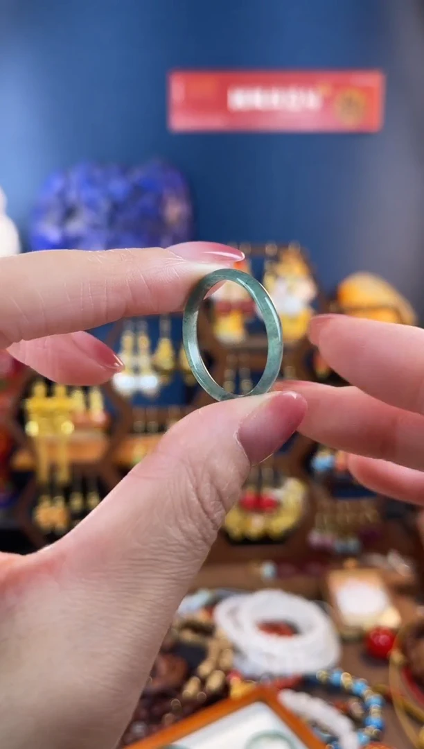 未镶嵌挂件翡翠苏*，戒圈