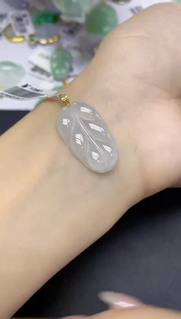 颈饰18K金镶嵌翡翠天然缅甸翡翠A货百元以上9元证书费自理