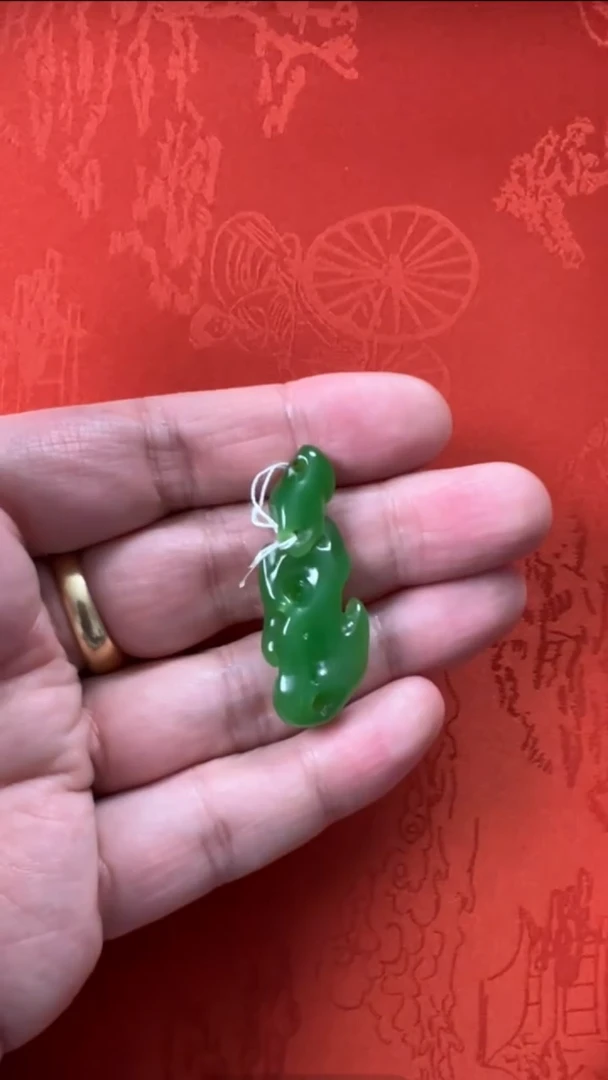 【闪购商品】和田玉挂件未镶嵌俄碧阳绿太湖石雕件