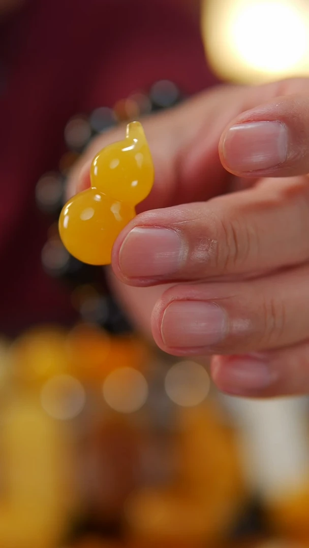 【闪购商品】蜜蜡裸石未镶嵌5.28葫芦