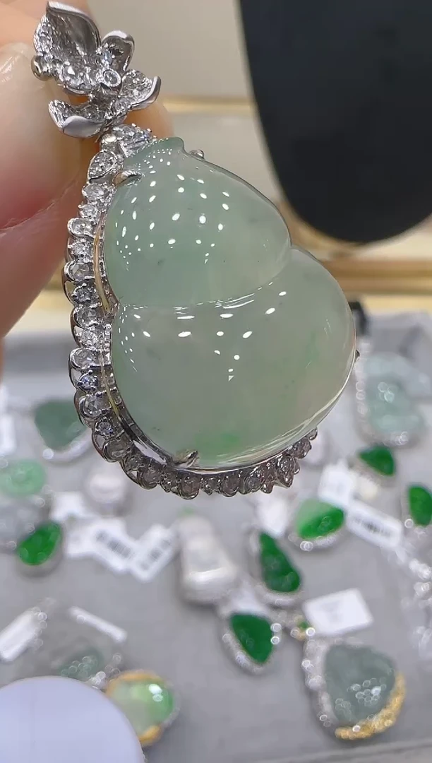 【闪购商品】翡翠吊坠(不含链)18K金镶嵌团购多样性发一件