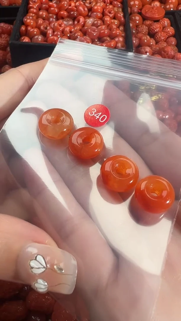 颈饰未镶嵌南红玛瑙1
