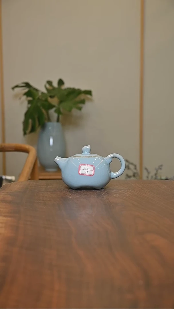 70#四季纳福壶 天青 微瑕 朱家汝窑款