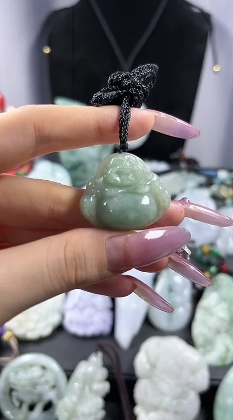 翡翠未镶嵌颈饰小佛公