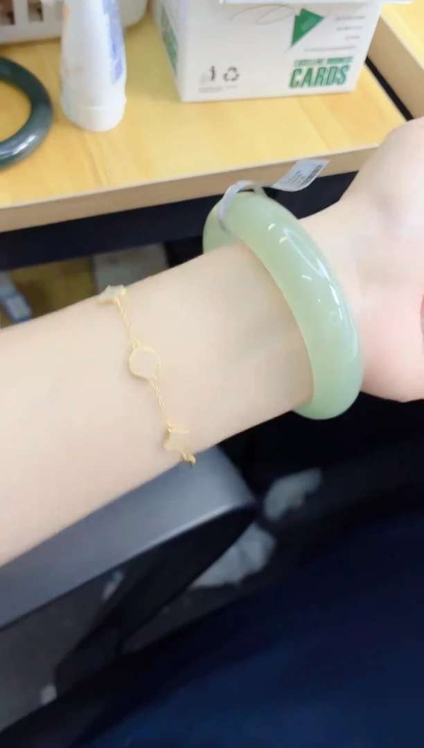 石英质玉手镯未镶嵌146/62.5