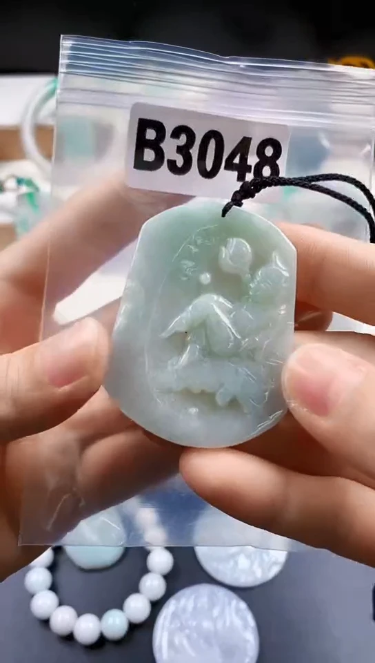 颈饰未镶嵌翡翠天然翡翠吊坠挂件