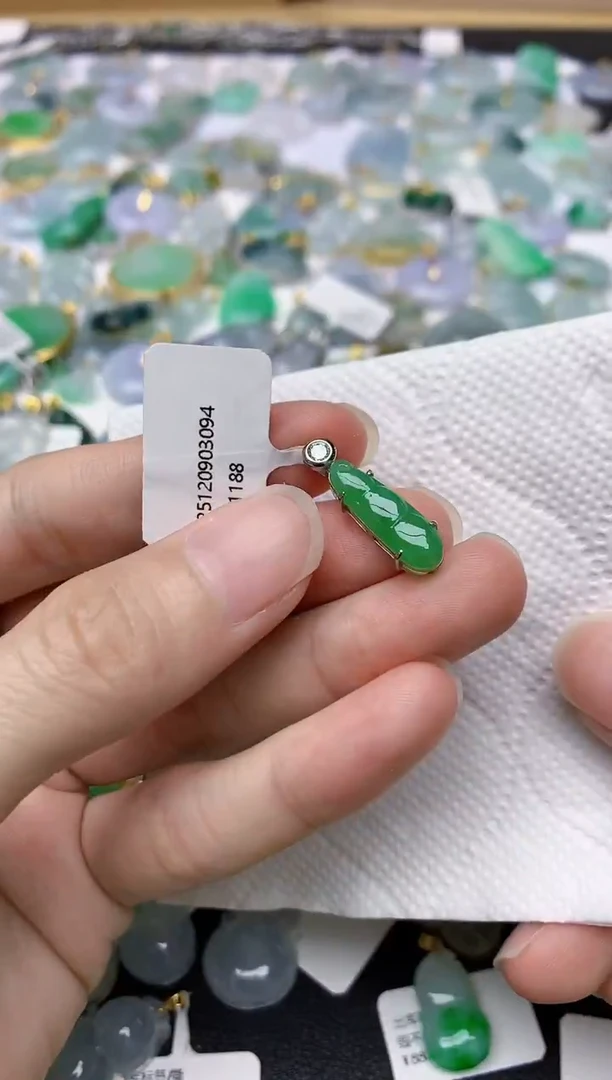 颈饰银S925镶嵌翡翠天然A货翡翠