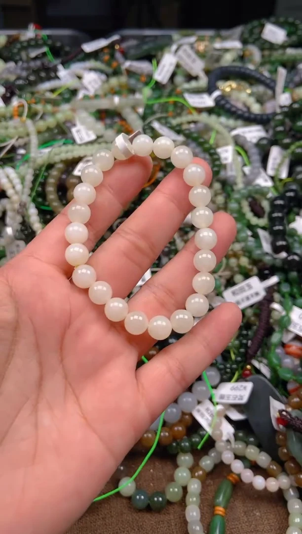 和田玉未镶嵌颈饰1