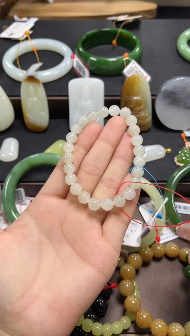 未镶嵌手串和田玉卡8  新疆于田料 圆珠 1颗珠子有暗裂9015209