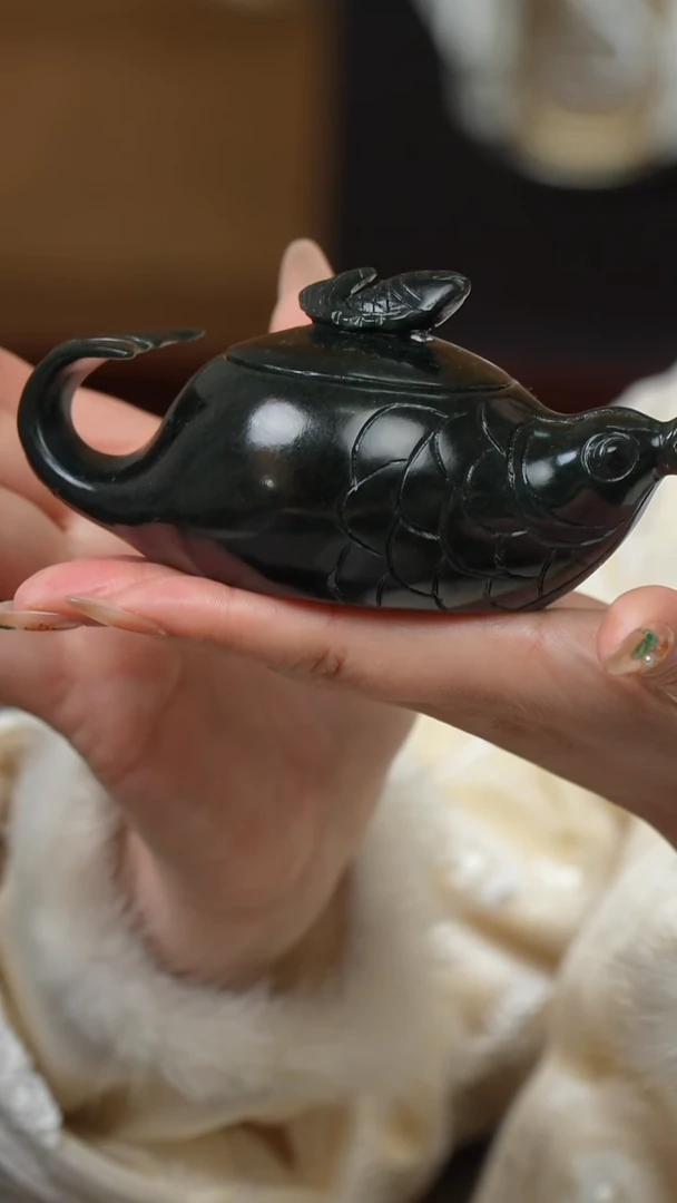 未镶嵌和田玉把件茶壶