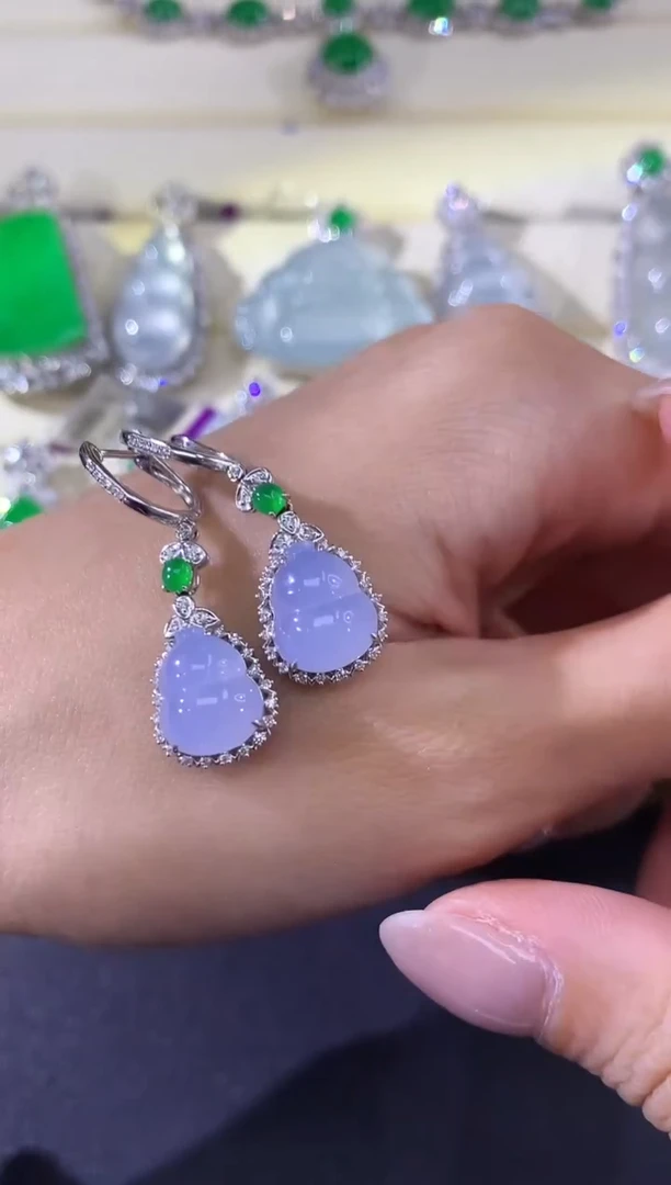 18K金镶嵌翡翠耳饰B27多样性发其一