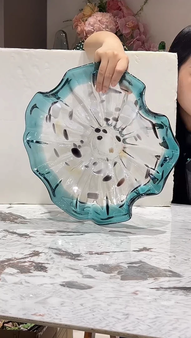 蓝色荷叶琉璃小果盘