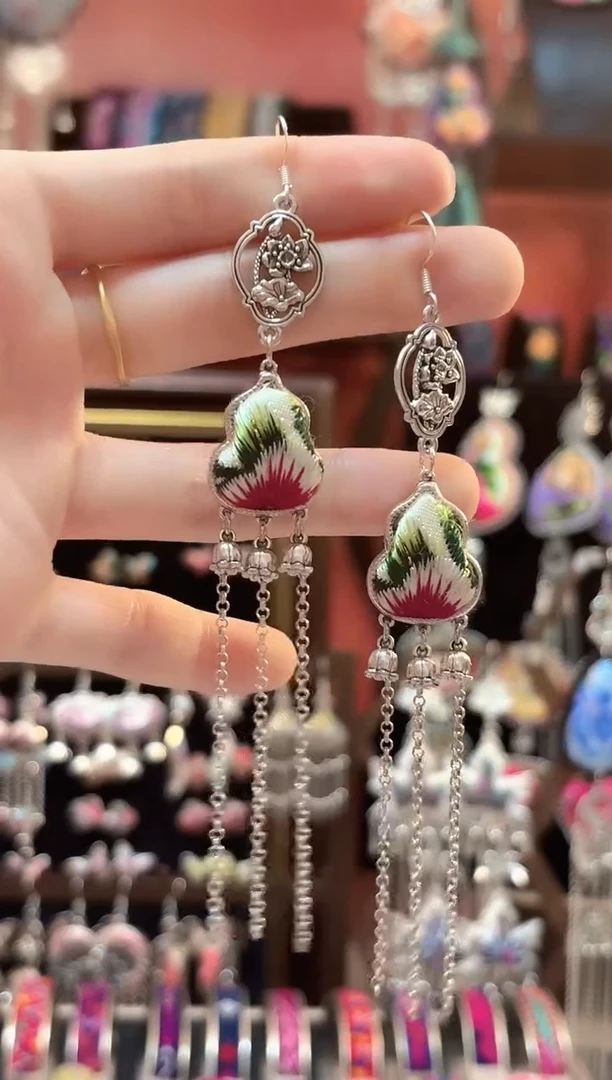 织绣云织谣民族风精美饰品   92