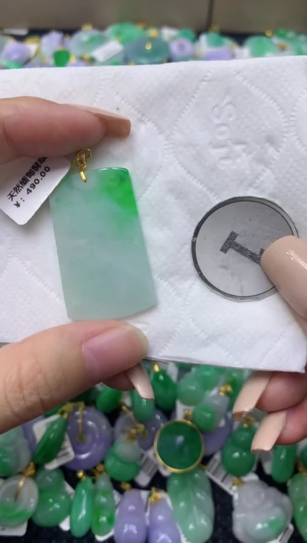 颈饰未镶嵌翡翠天然缅甸翡翠A货