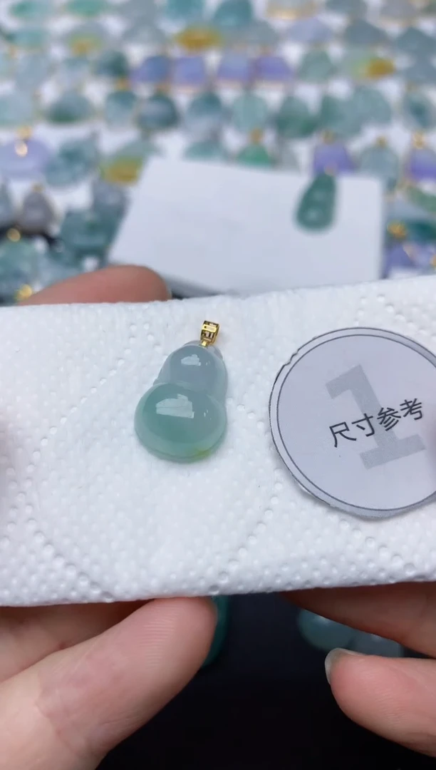 翡翠18K金镶嵌颈饰天然缅甸A货翡翠