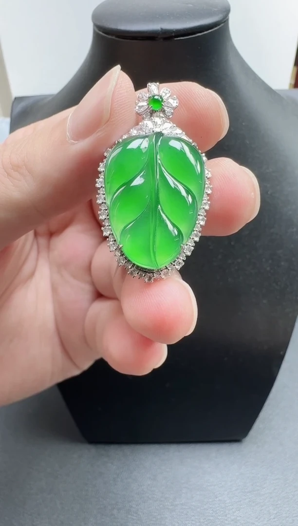 颈饰18K金镶嵌翡翠萍*寄售回流，24小时鉴赏期