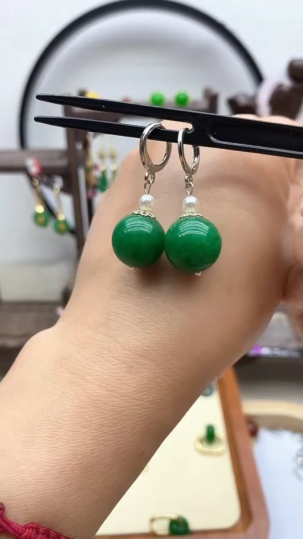 和田玉银S925镶嵌耳饰125翡翠