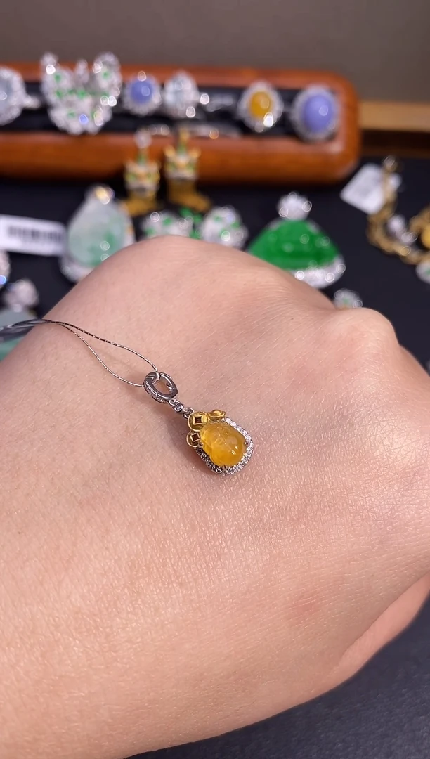 【闪购商品】翡翠颈饰18K金镶嵌万能扣吊坠