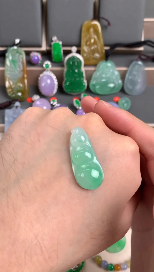 未镶嵌定制翡翠裸玉