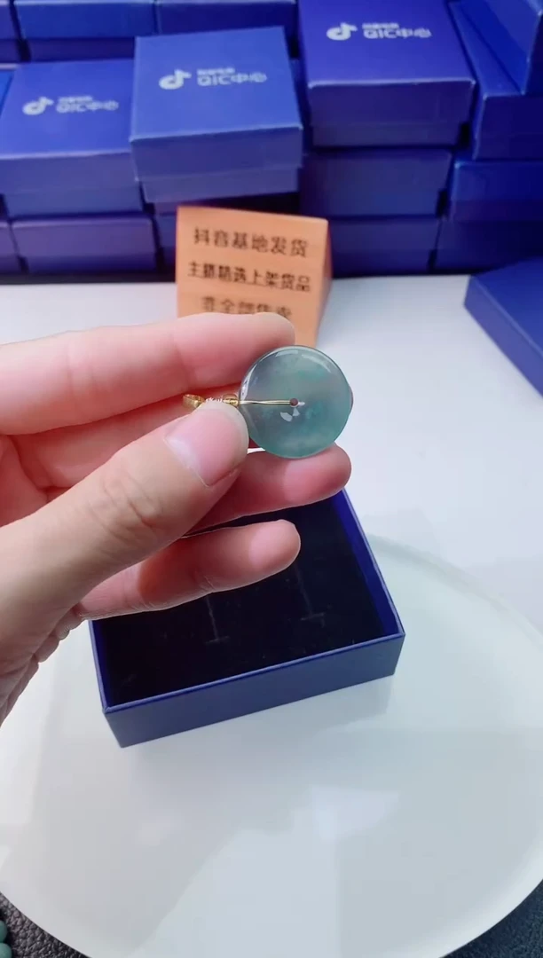 翡翠未镶嵌颈饰1111111111