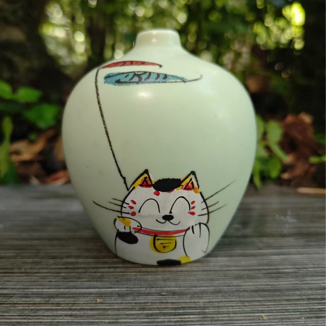 精美手绘猫咪小瓷瓶