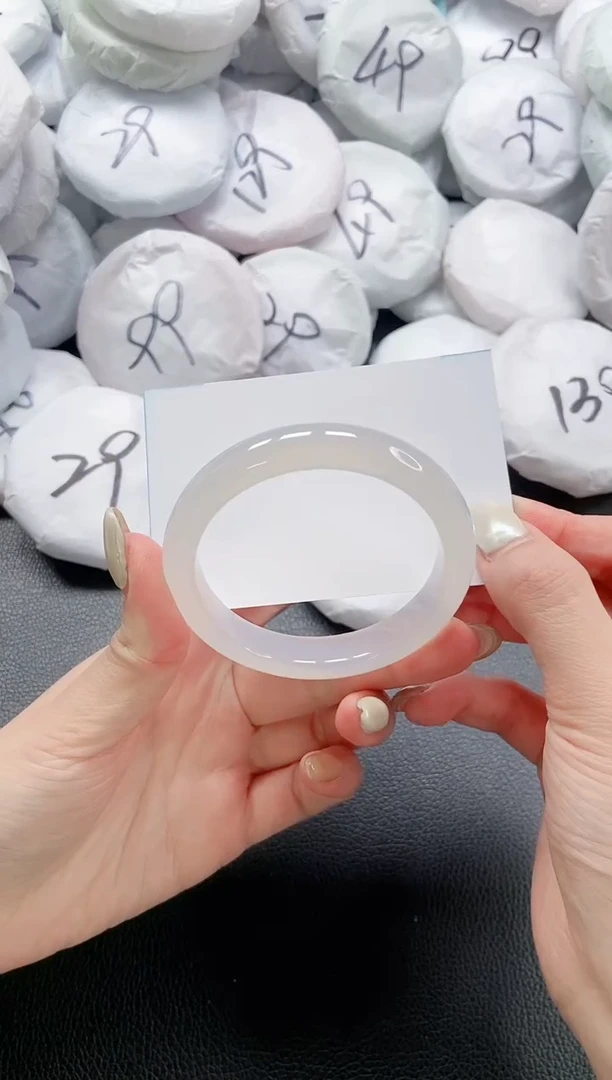 【闪购商品】石英质玉手镯未镶嵌 8L153-54