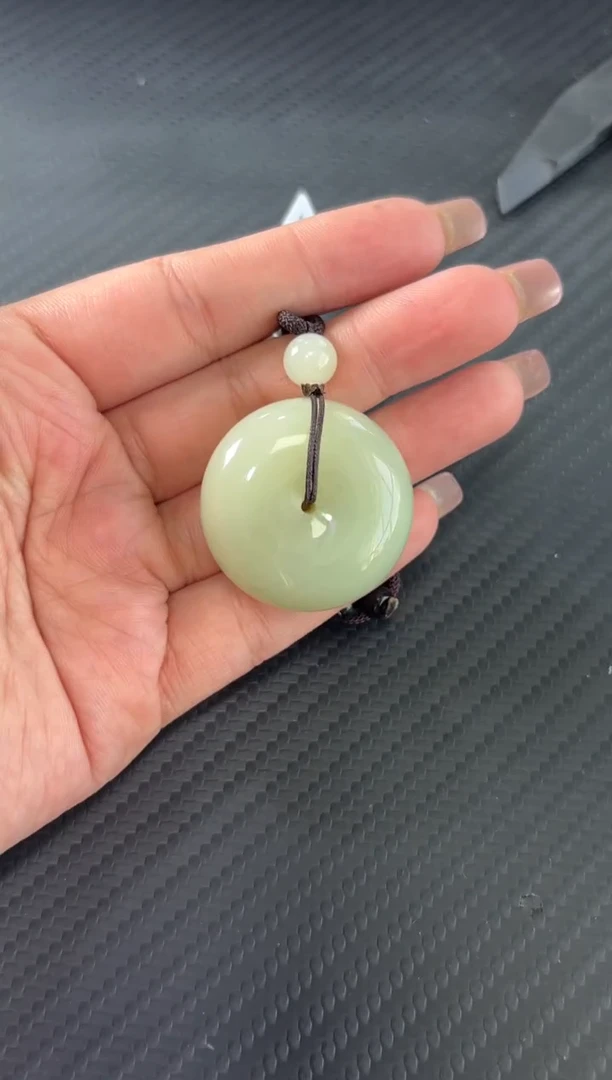 和田玉未镶嵌吊坠(赠链)且末微色差迪克兰二细mS