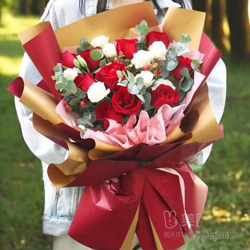 美好爱情/11朵红玫瑰白桔梗混搭花束送老婆送女朋友经典款