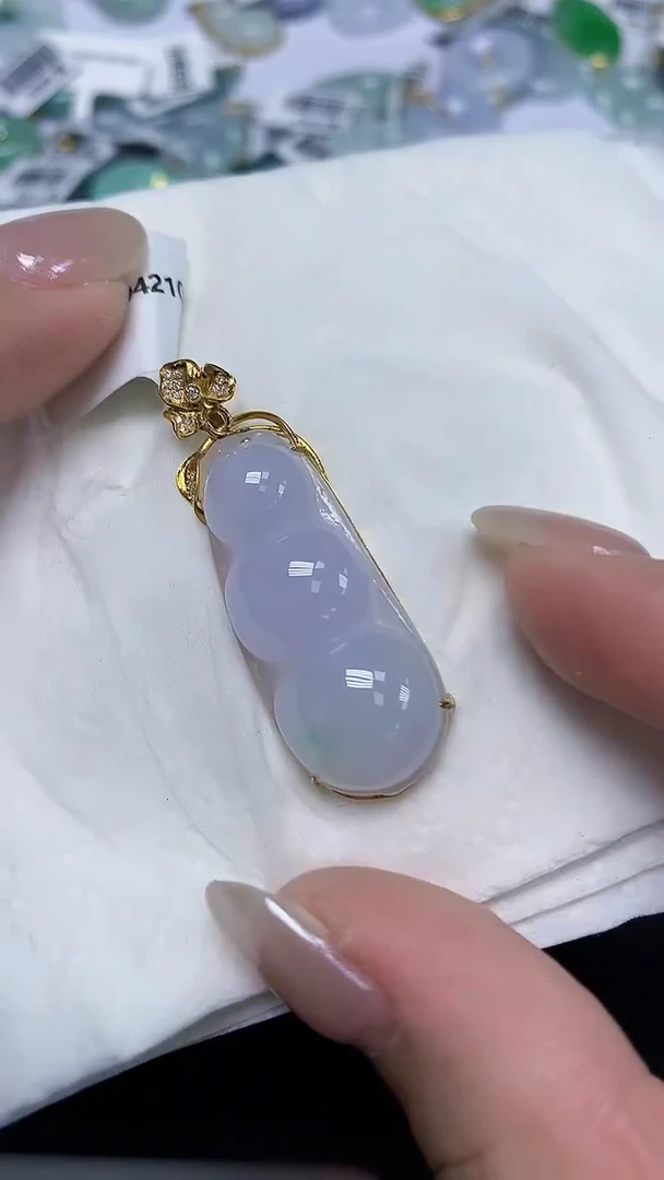 翡翠18K金镶嵌颈饰天然缅甸翡翠A货