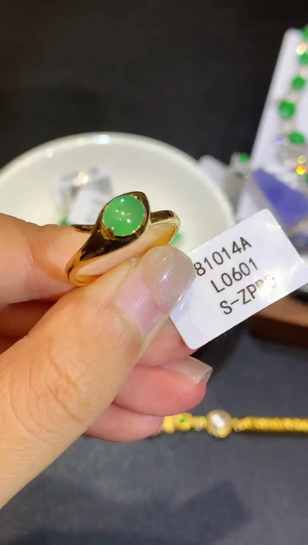 翡翠戒指18K金镶嵌L0601多样性发其一