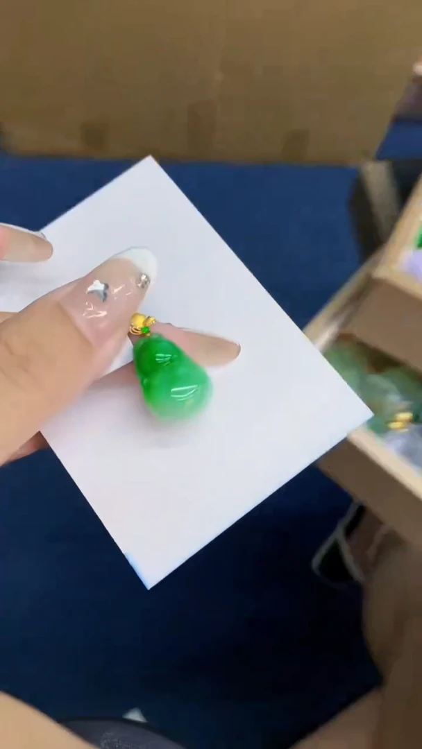 翡翠18K金镶嵌吊坠(不含链)1