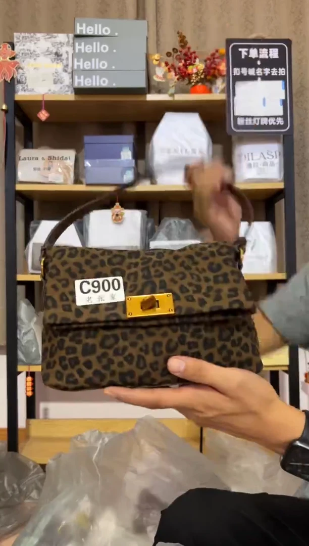 小牛剖层皮革老张家女包900