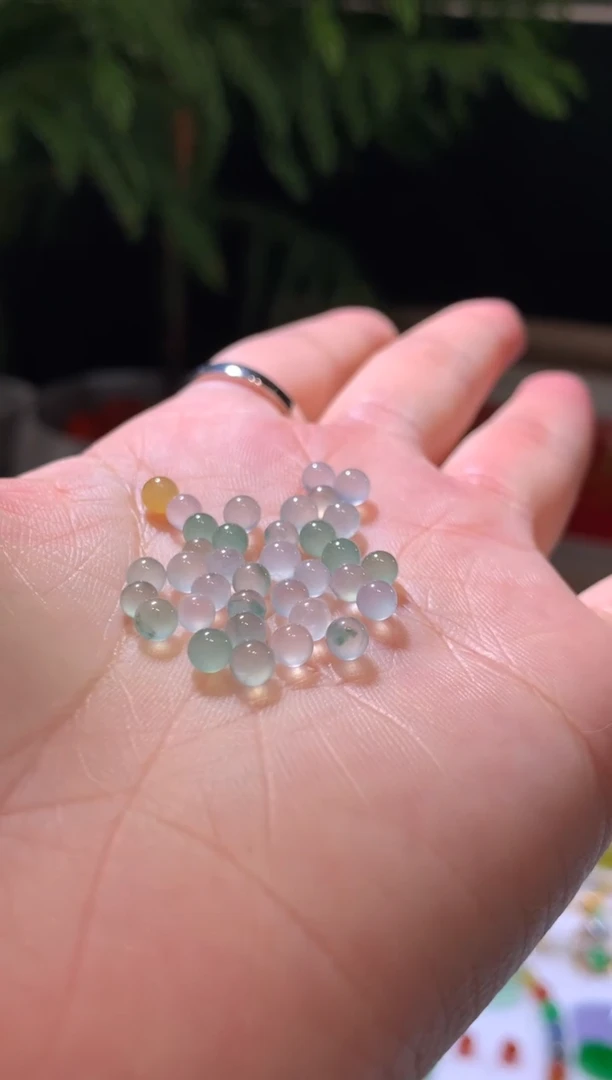 未镶嵌定制翡翠4卡珠子一个多样性发货一件发货