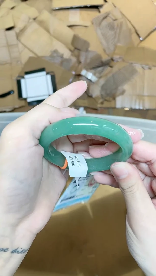 石英质玉手镯未镶嵌304-57