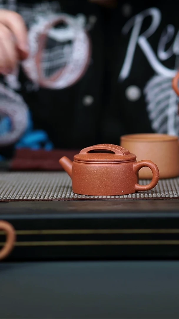 茶壶紫砂微瑕半手红降坡汉瓦 150cc长乐未央