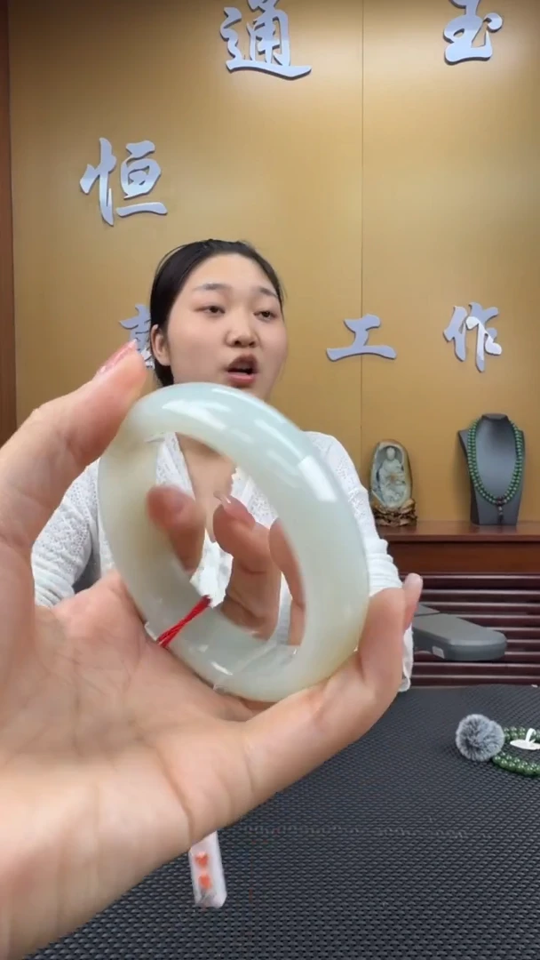 颈饰未镶嵌和田玉手镯60