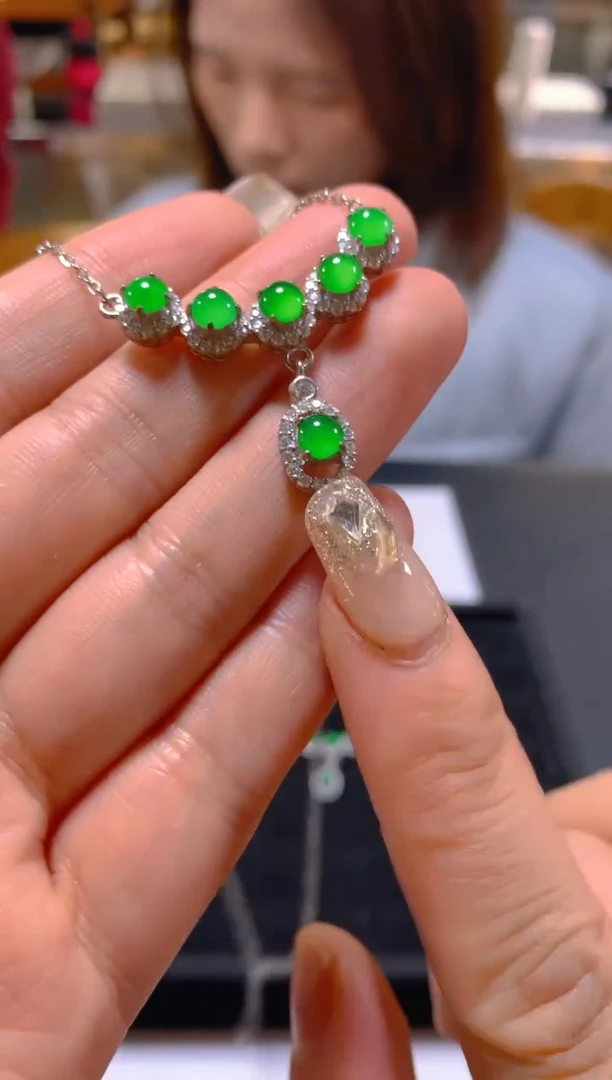 颈饰未镶嵌翡翠多样性发一