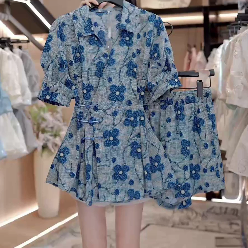 “蓝海繁花”复古提花收腰刺绣V领气质修身衬衫+短裤C5357