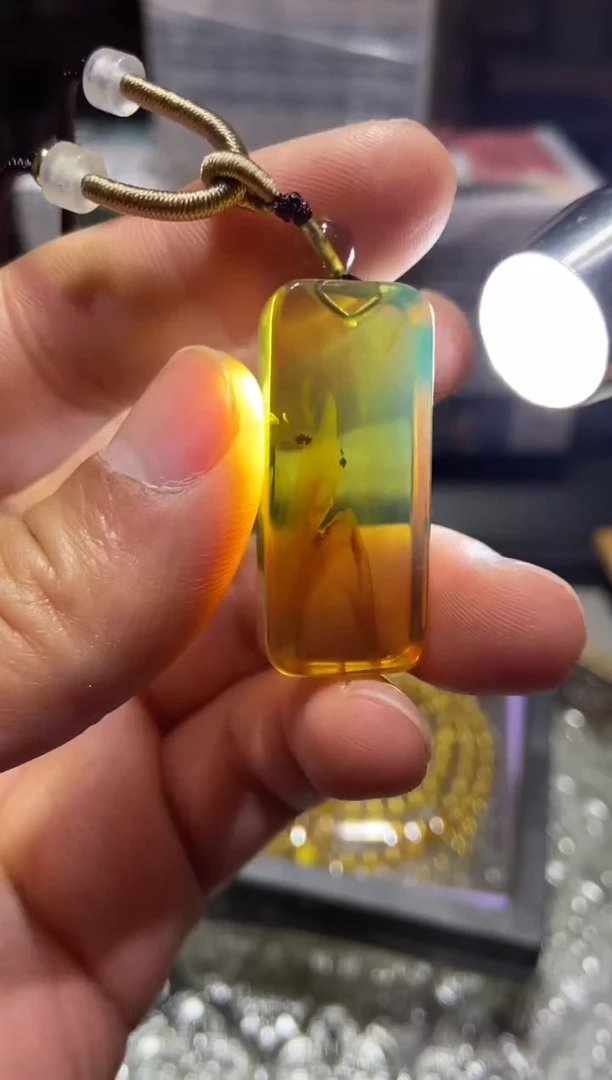 琥珀颈饰未镶嵌平安无事牌