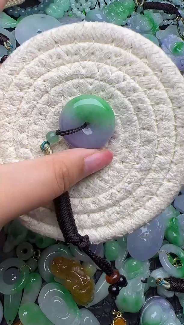 翡翠未镶嵌颈饰天然缅甸翡翠吊坠