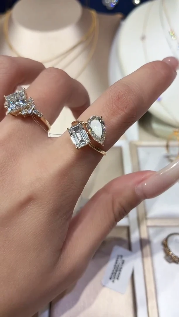 18K金镶嵌实验室培育钻石3克拉（祖母切加水滴）12圈