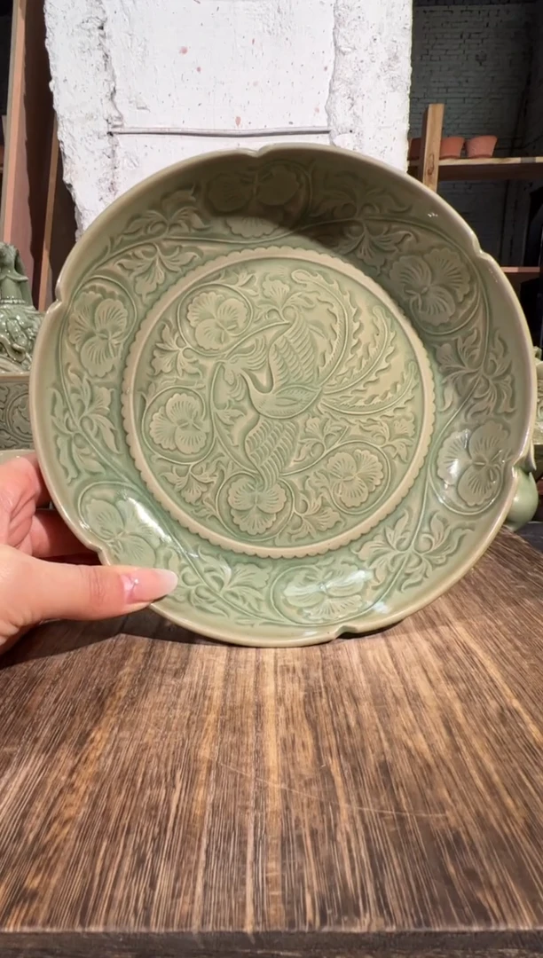 耀州窑凤穿牡丹盘