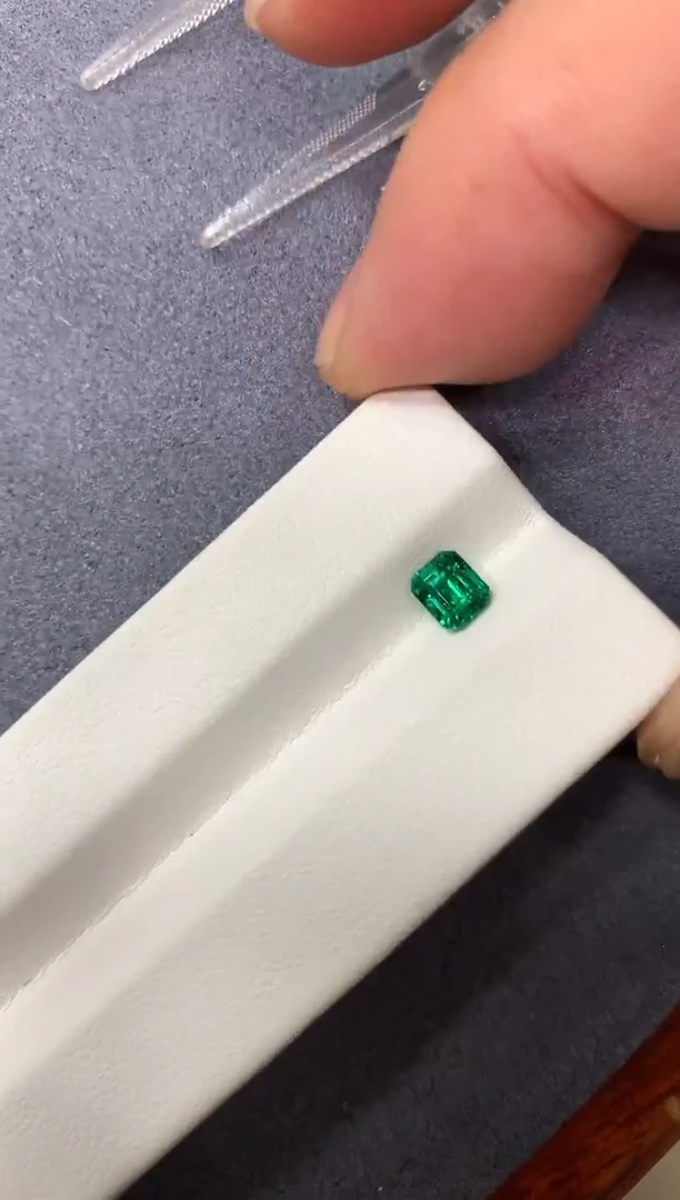 裸石祖母绿0.5ct 67