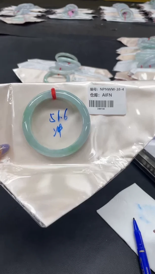 未镶嵌手镯翡翠翡翠手镯