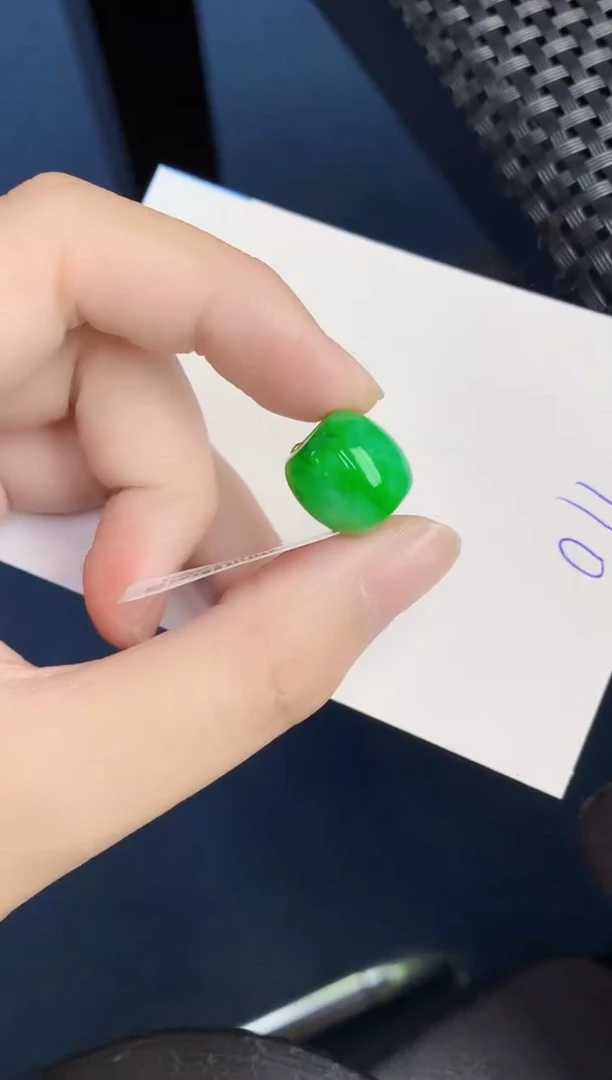 翡翠未镶嵌颈饰000000000