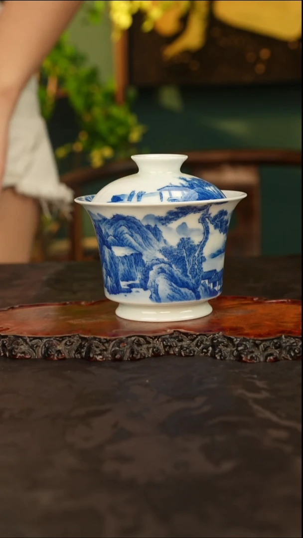 谢凯 青花手绘山水盖碗