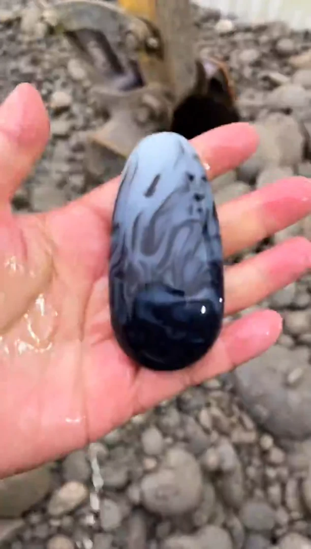 颈饰未镶嵌和田玉（糖玉）99