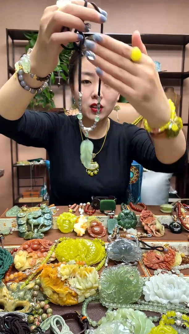 未镶嵌岫玉吊坠·1