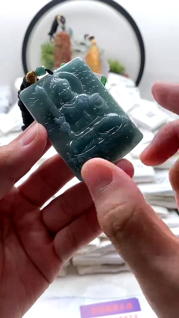 颈饰未镶嵌翡翠不动明王