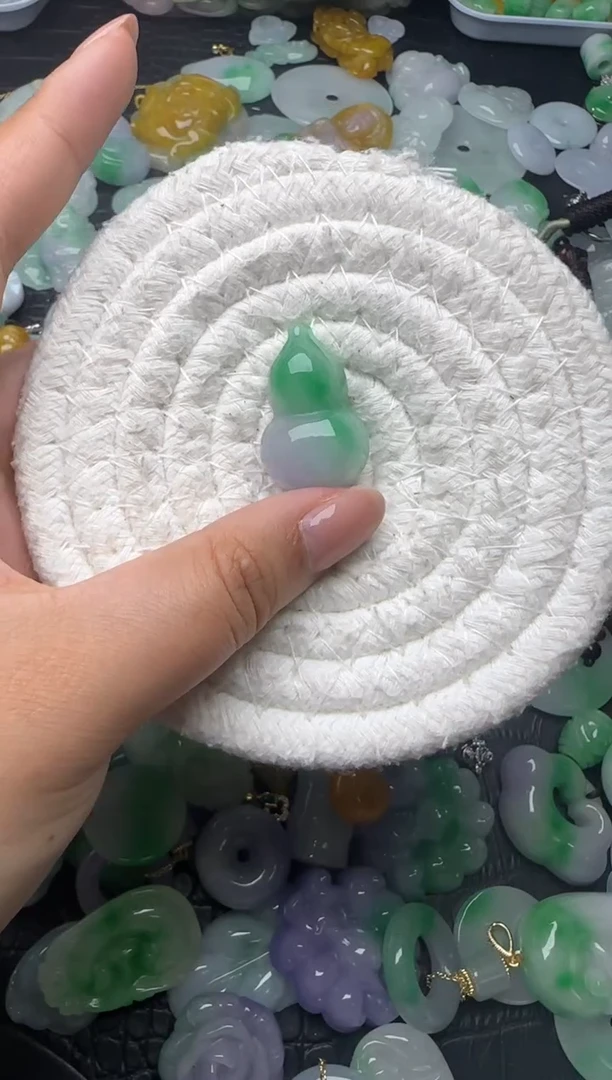 颈饰未镶嵌翡翠缅甸翡翠吊坠